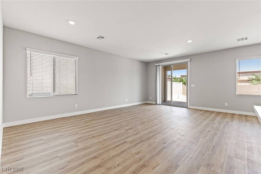 North Las Vegas, NV 89032,3240 Lahontan ST