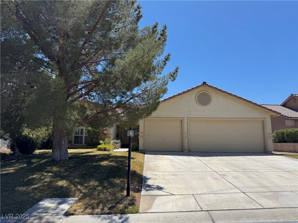 Las Vegas, NV 89130,5121 Burr Oak DR