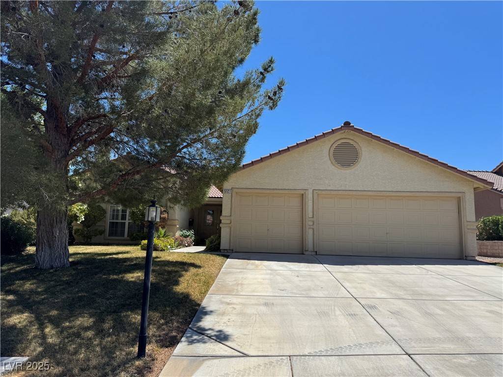 Las Vegas, NV 89130,5121 Burr Oak DR