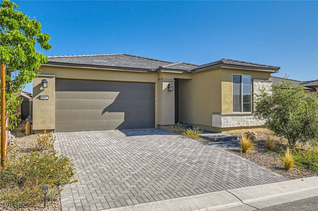 Las Vegas, NV 89143,10042 Cardinal Knoll AVE