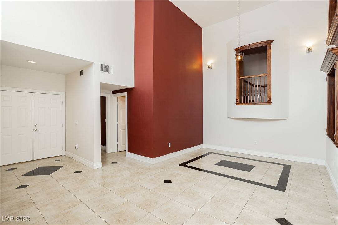 Las Vegas, NV 89121,4490 Zev CT