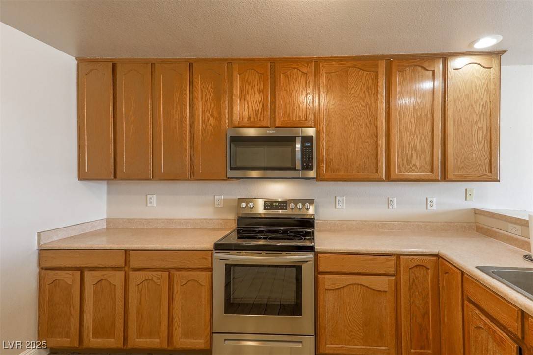 Overton, NV 89040,208 W Alma ST