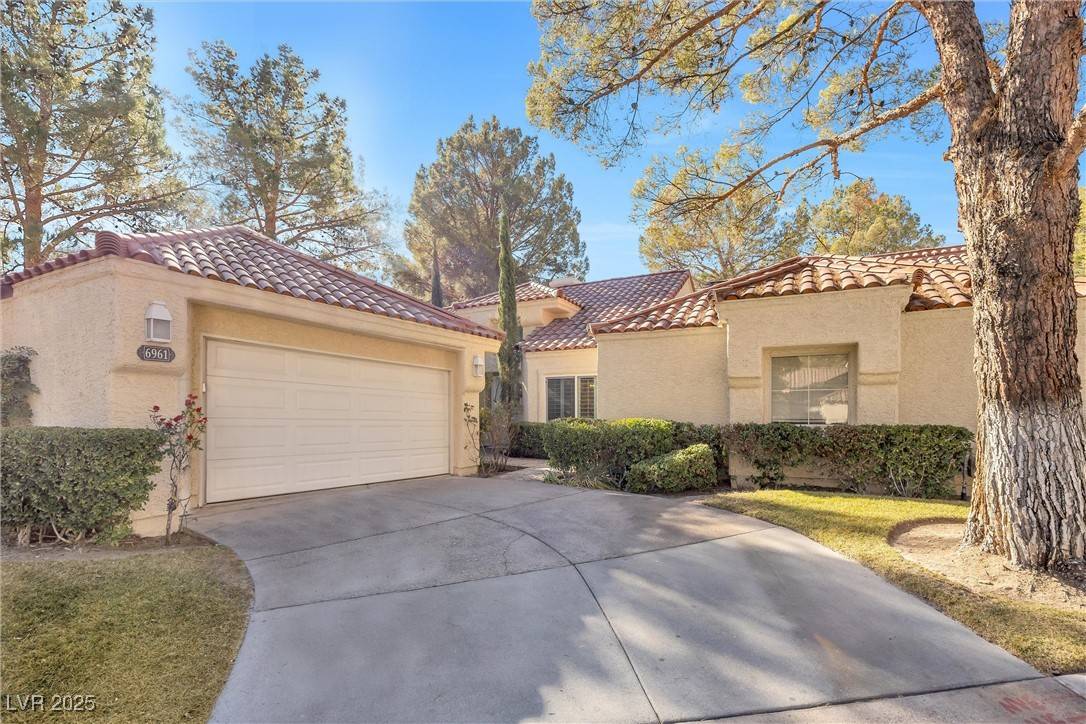 Las Vegas, NV 89113,6961 Emerald Springs LN