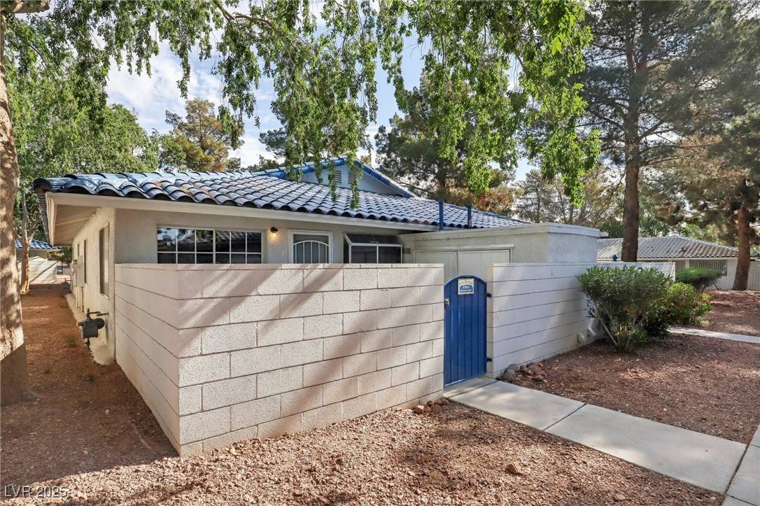 Las Vegas, NV 89108,2128 Petersham CT #C