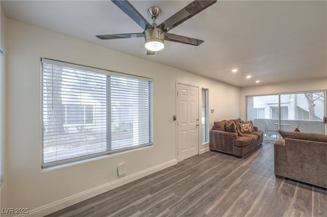 Las Vegas, NV 89120,3058 Tarpon DR #103
