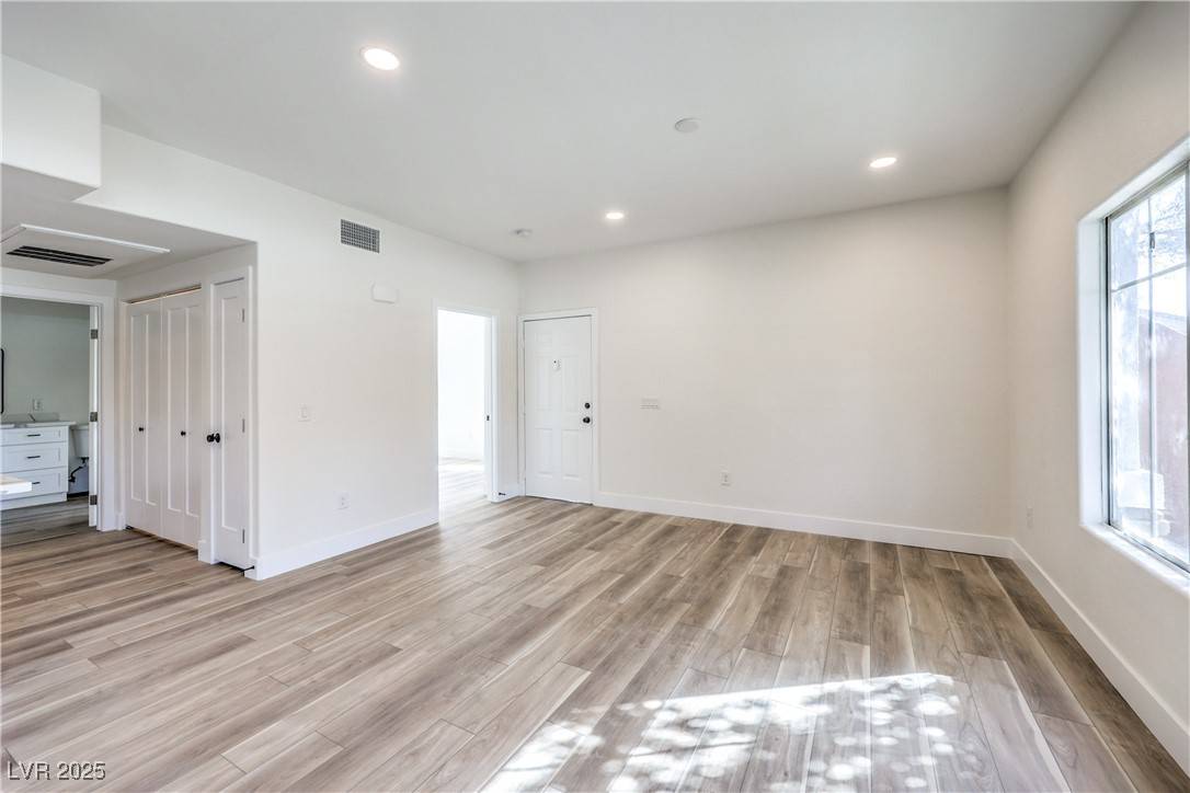 Las Vegas, NV 89149,9303 Gilcrease AVE #1243