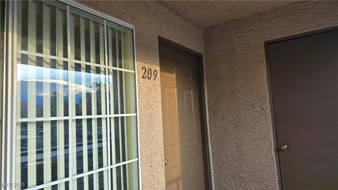 Las Vegas, NV 89117,9070 Spring Mountain RD #209