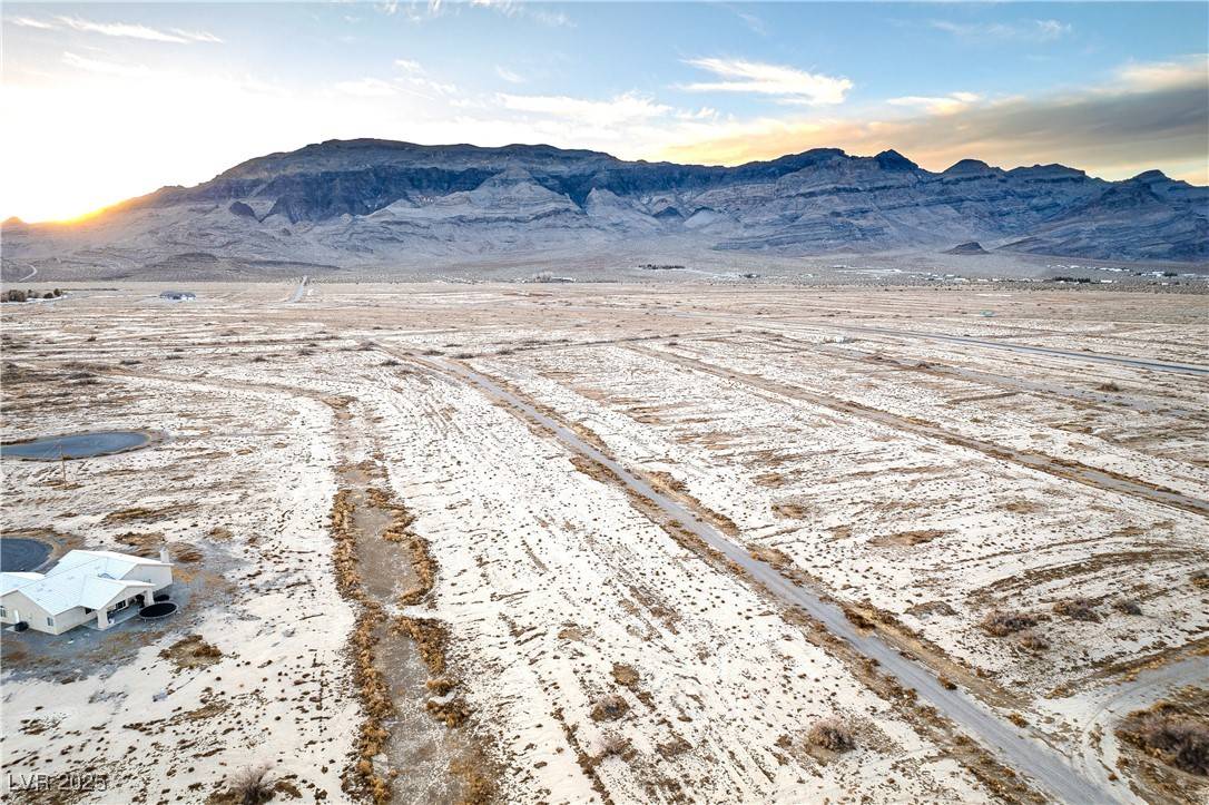 Pahrump, NV 89060,1501 Fuego LN