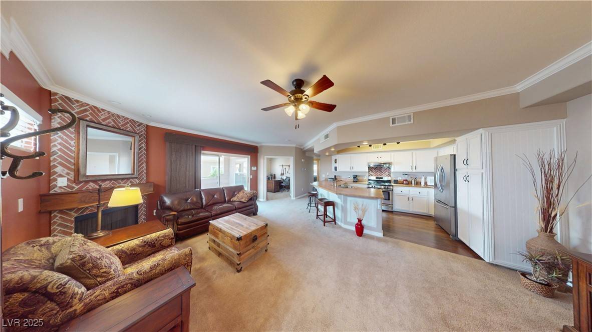 Las Vegas, NV 89108,6901 Cobre Azul AVE #202