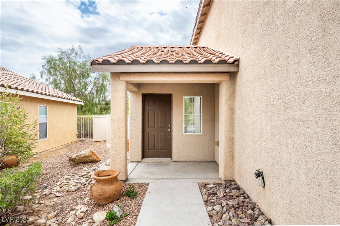 Henderson, NV 89052,830 Blushing Rose PL