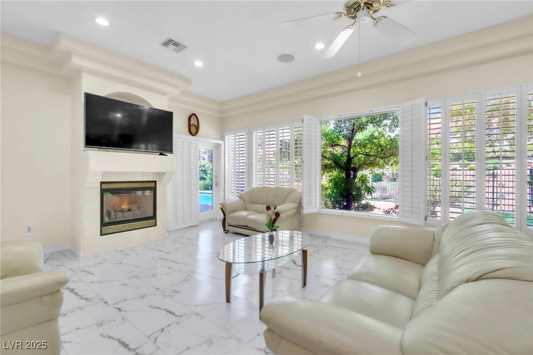 Las Vegas, NV 89117,2209 Glenbrook WAY