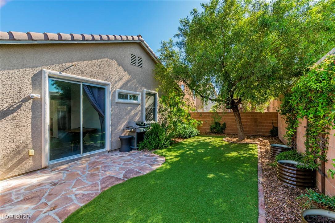 North Las Vegas, NV 89084,2409 Cockatiel DR