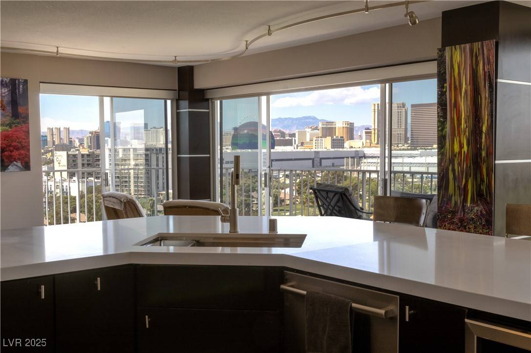 Las Vegas, NV 89109,3111 Bel Air DR #15G