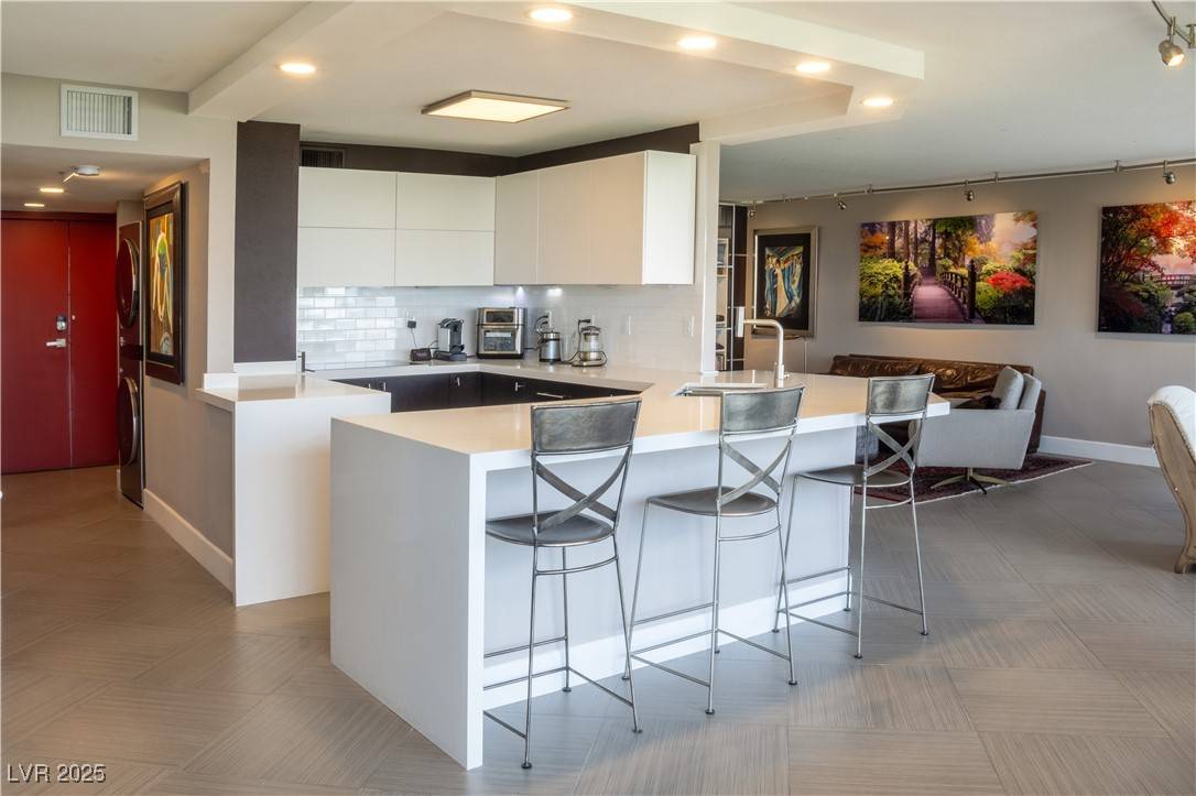 Las Vegas, NV 89109,3111 Bel Air DR #15G