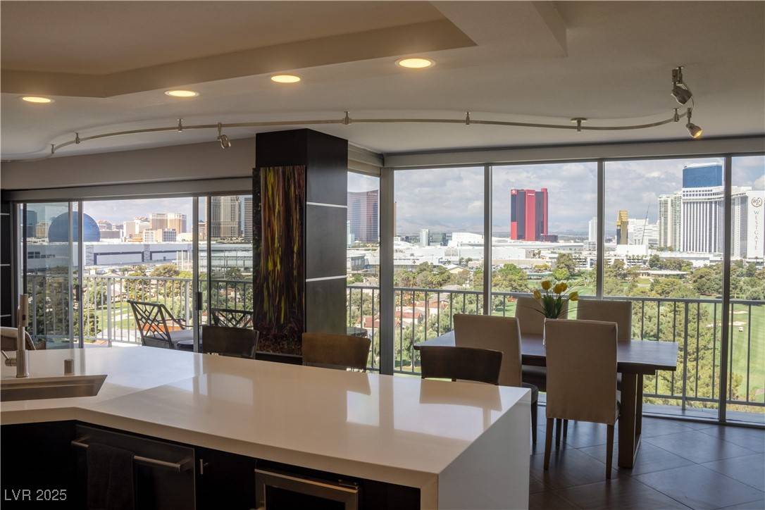 Las Vegas, NV 89109,3111 Bel Air DR #15G