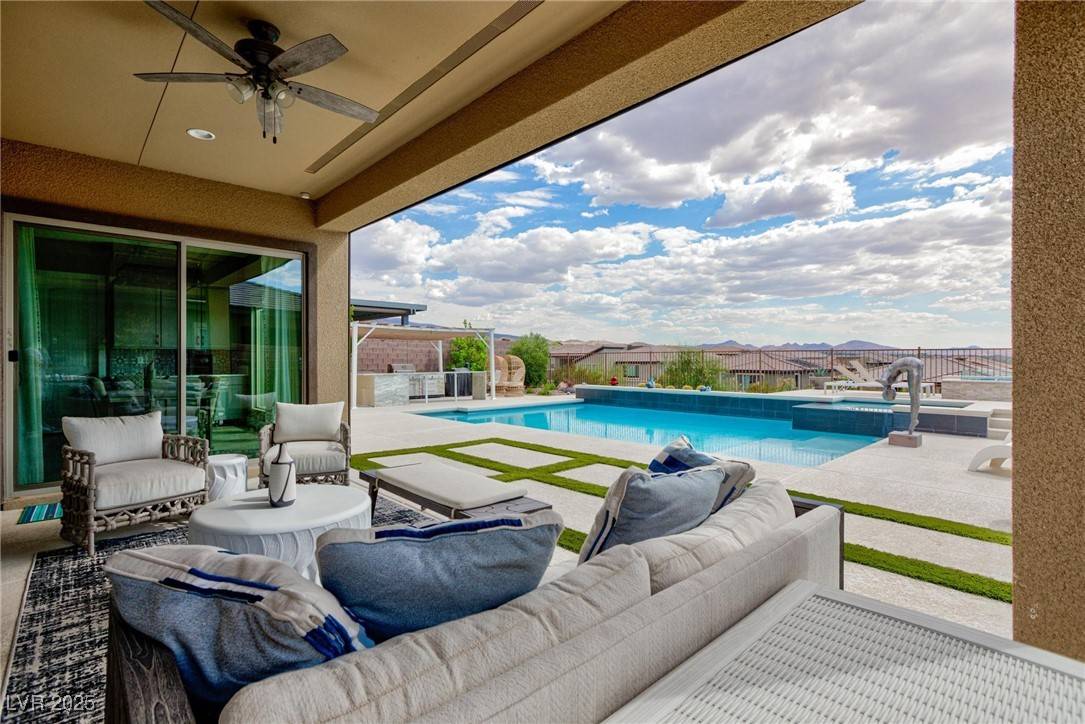 Henderson, NV 89052,2153 King Crest CT