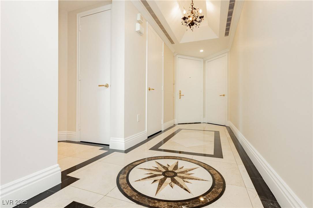 Las Vegas, NV 89109,2747 PARADISE RD #1804