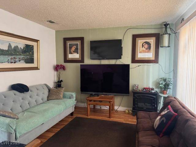 Las Vegas, NV 89102,4016 Edgeford PL