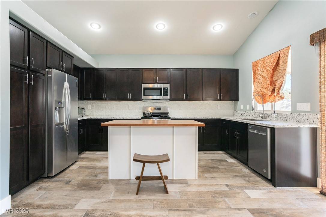 North Las Vegas, NV 89031,2421 Sunrise Springs CT