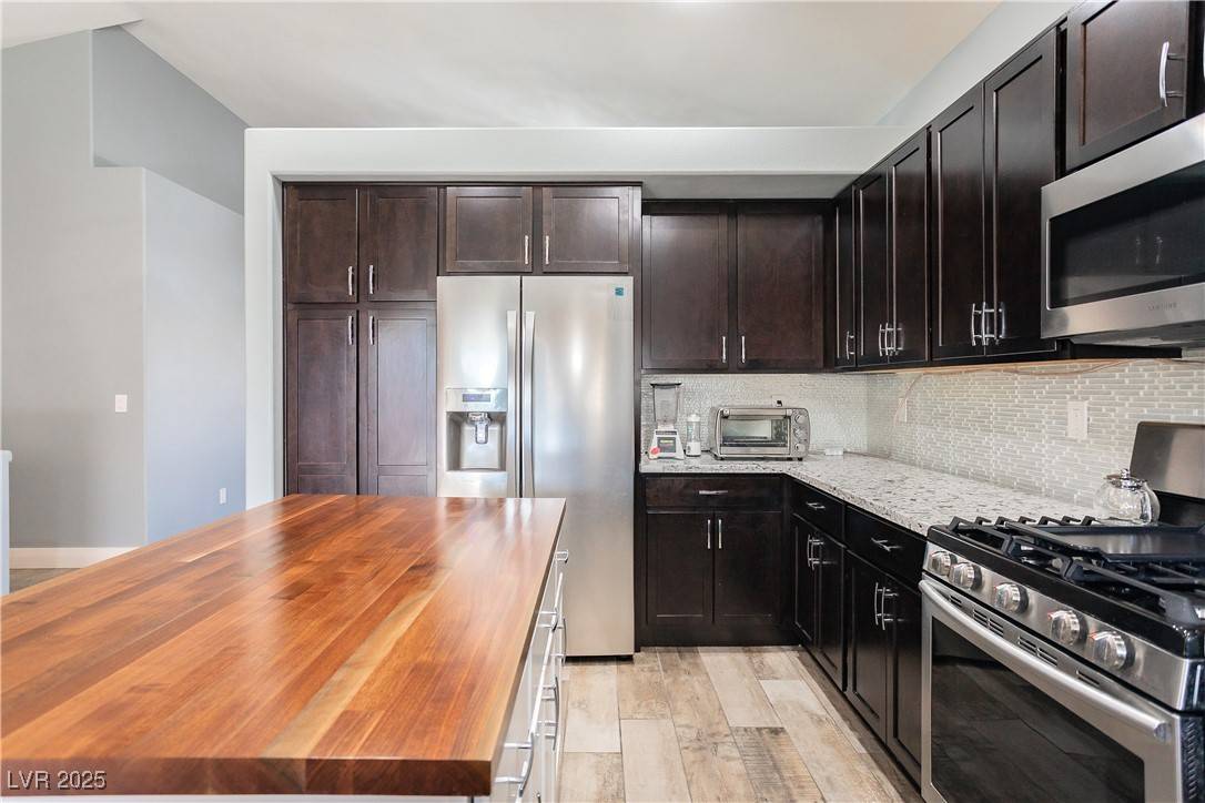 North Las Vegas, NV 89031,2421 Sunrise Springs CT