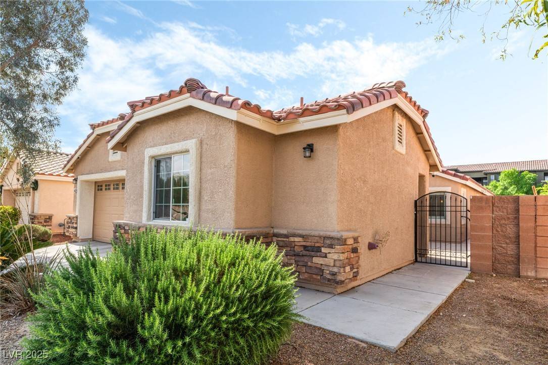 North Las Vegas, NV 89084,4329 Skimmers CT
