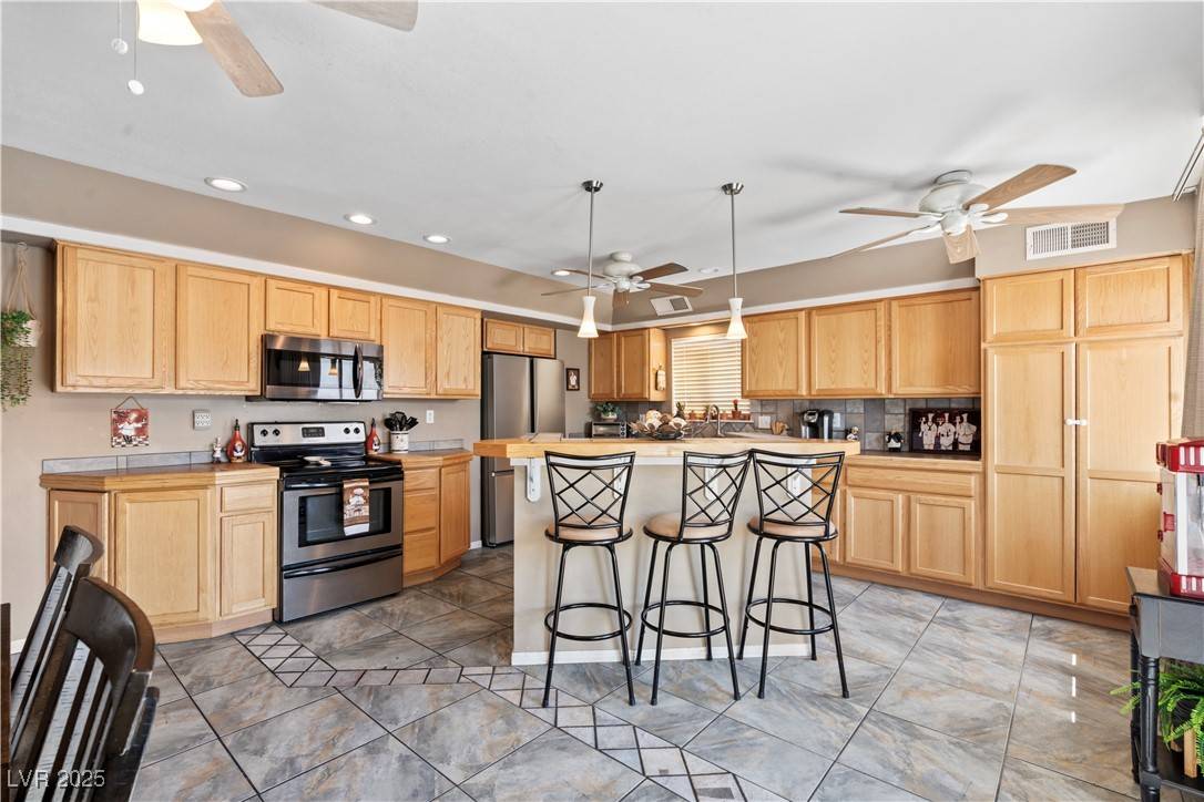 Las Vegas, NV 89103,3661 Margarita WAY