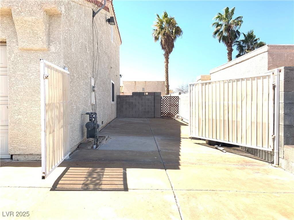 Henderson, NV 89015,444 Leighann RD