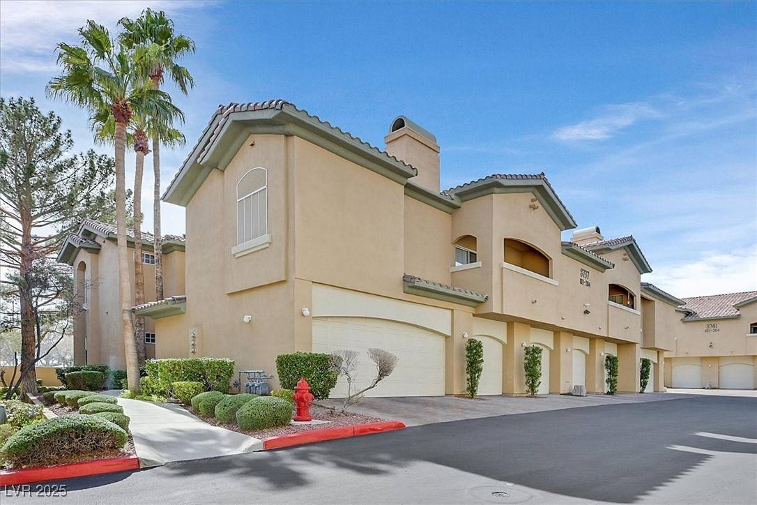 Las Vegas, NV 89128,8737 Red Brook DR #201