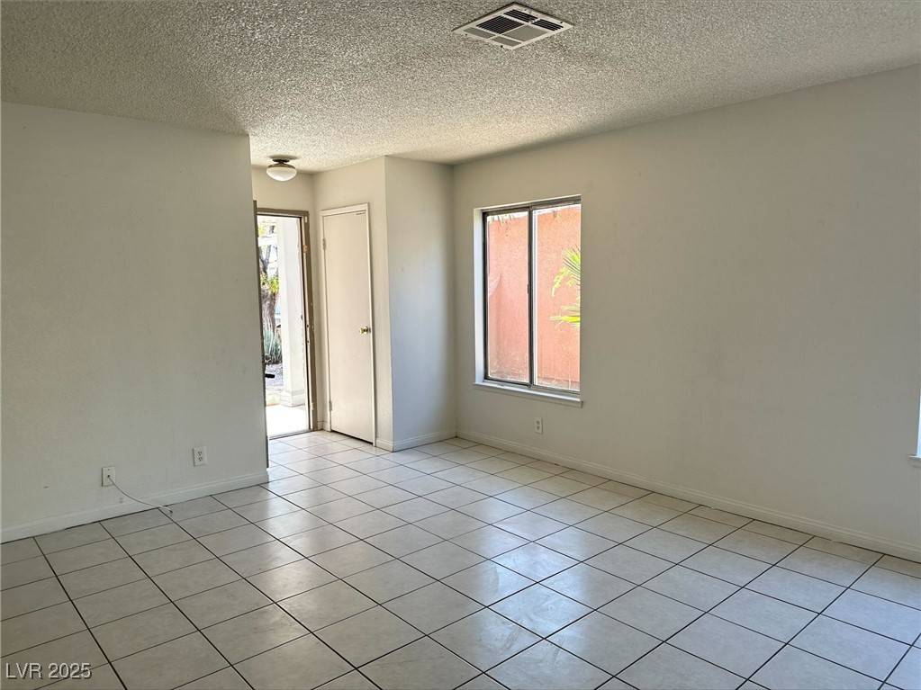 Las Vegas, NV 89142,5436 Burkshire DR