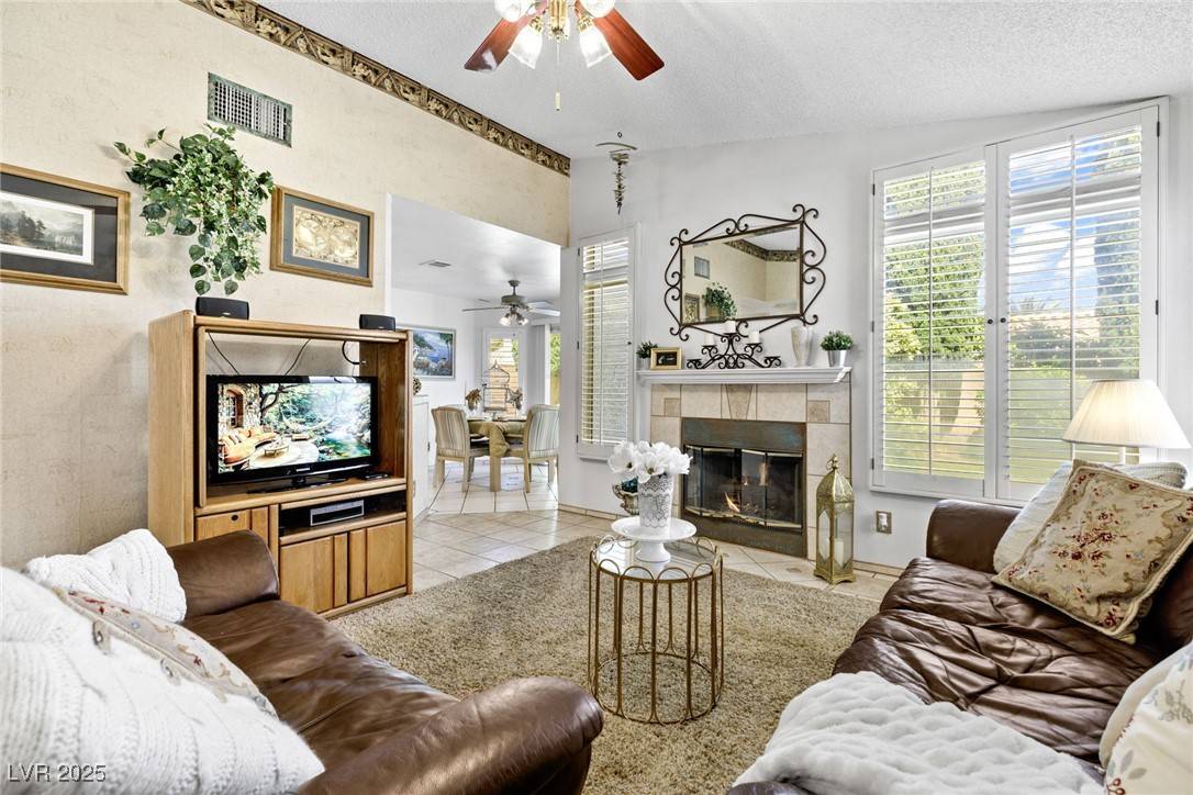 Las Vegas, NV 89117,2708 Norbeck ST
