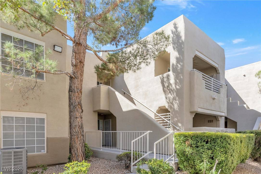 Las Vegas, NV 89128,1900 Mountain Hills CT #203
