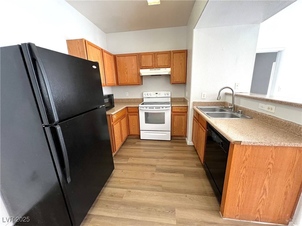 Las Vegas, NV 89108,2041 Hussium Hills ST #105