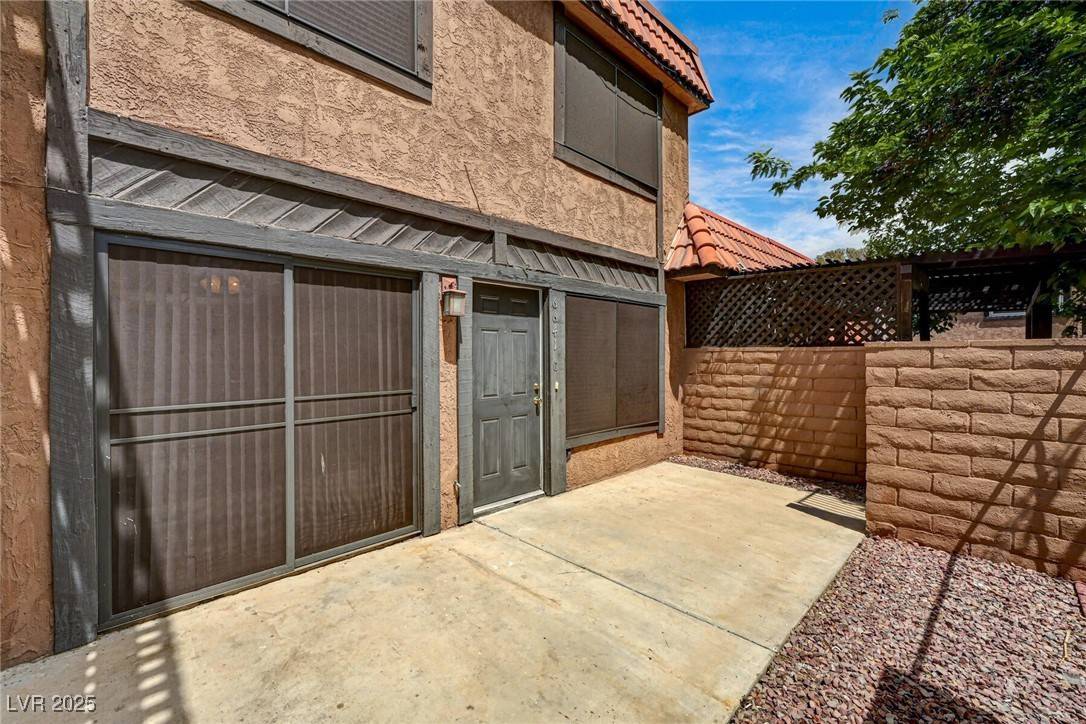 Las Vegas, NV 89107,6641 Silverstream AVE #C