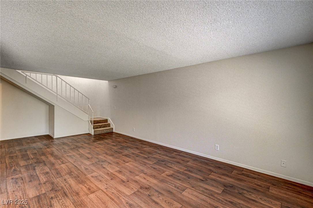 Las Vegas, NV 89107,6641 Silverstream AVE #C