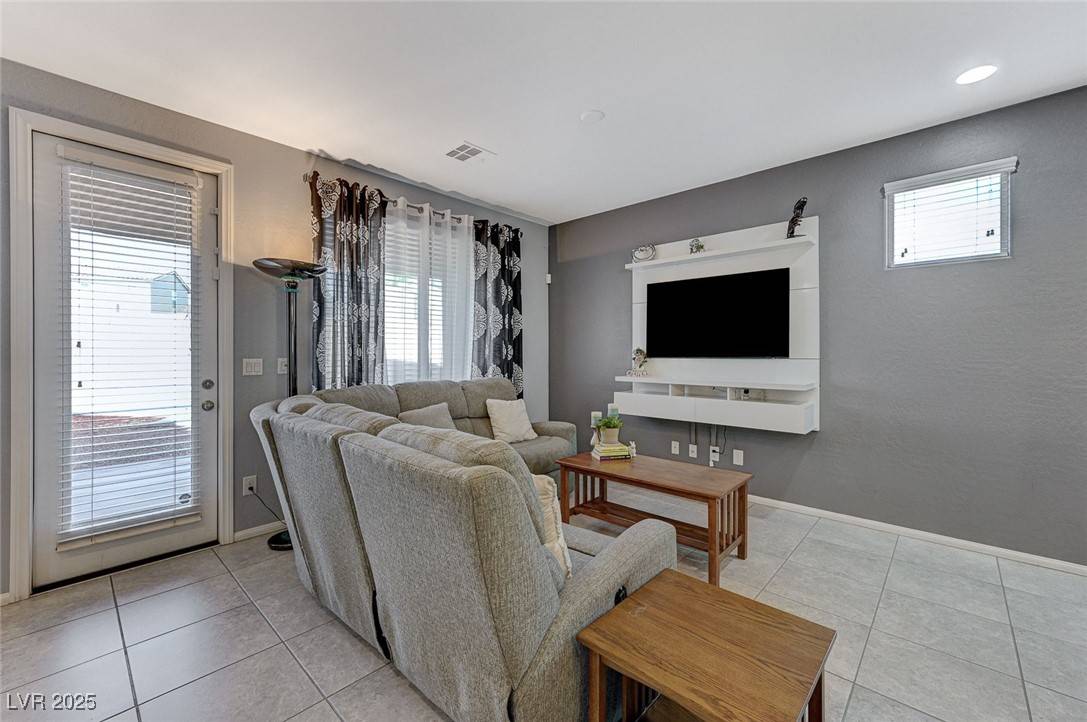 Las Vegas, NV 89122,6276 Point Isabel WAY