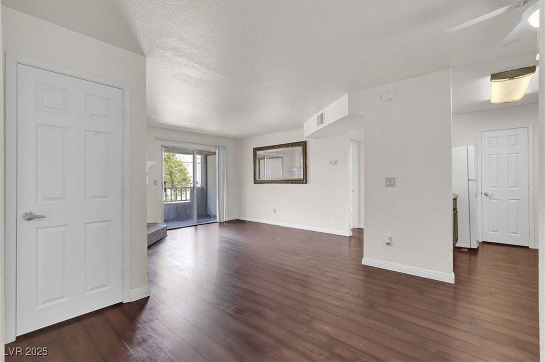 Las Vegas, NV 89117,2606 S Durango DR #277