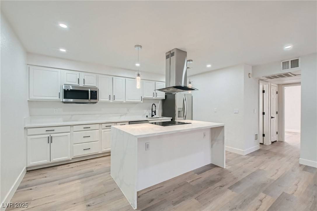 Las Vegas, NV 89103,4330 Sandy River DR #86