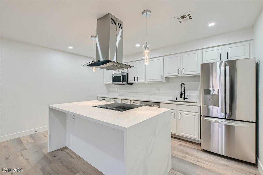 Las Vegas, NV 89103,4330 Sandy River DR #86