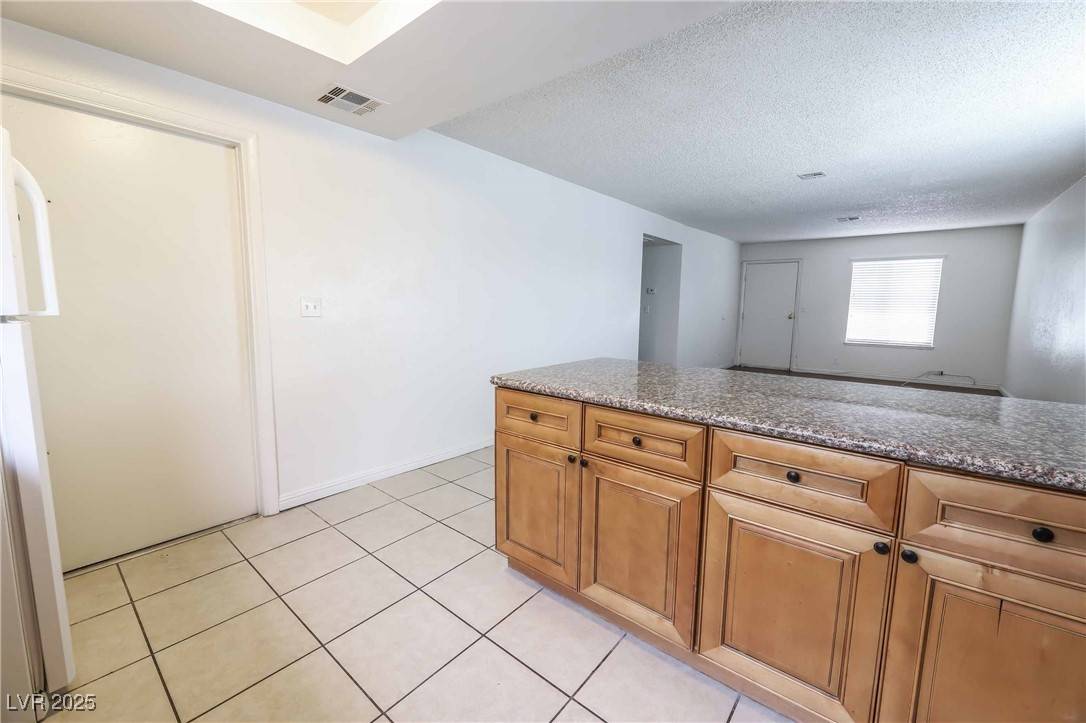 Las Vegas, NV 89103,3649 VAN DYKE AVE #D