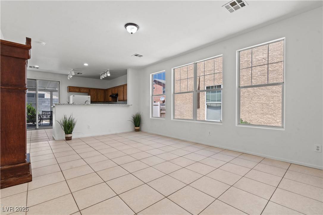 Las Vegas, NV 89106,2633 Chin Cactus CT
