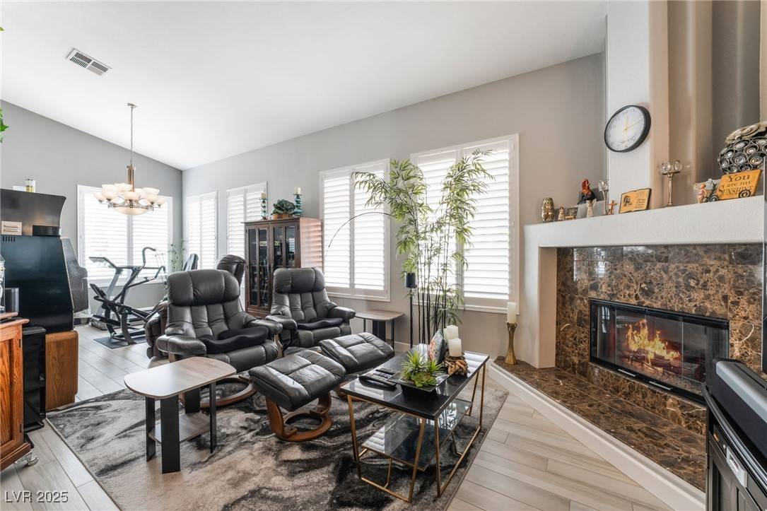 Las Vegas, NV 89147,8911 Lansberry CT