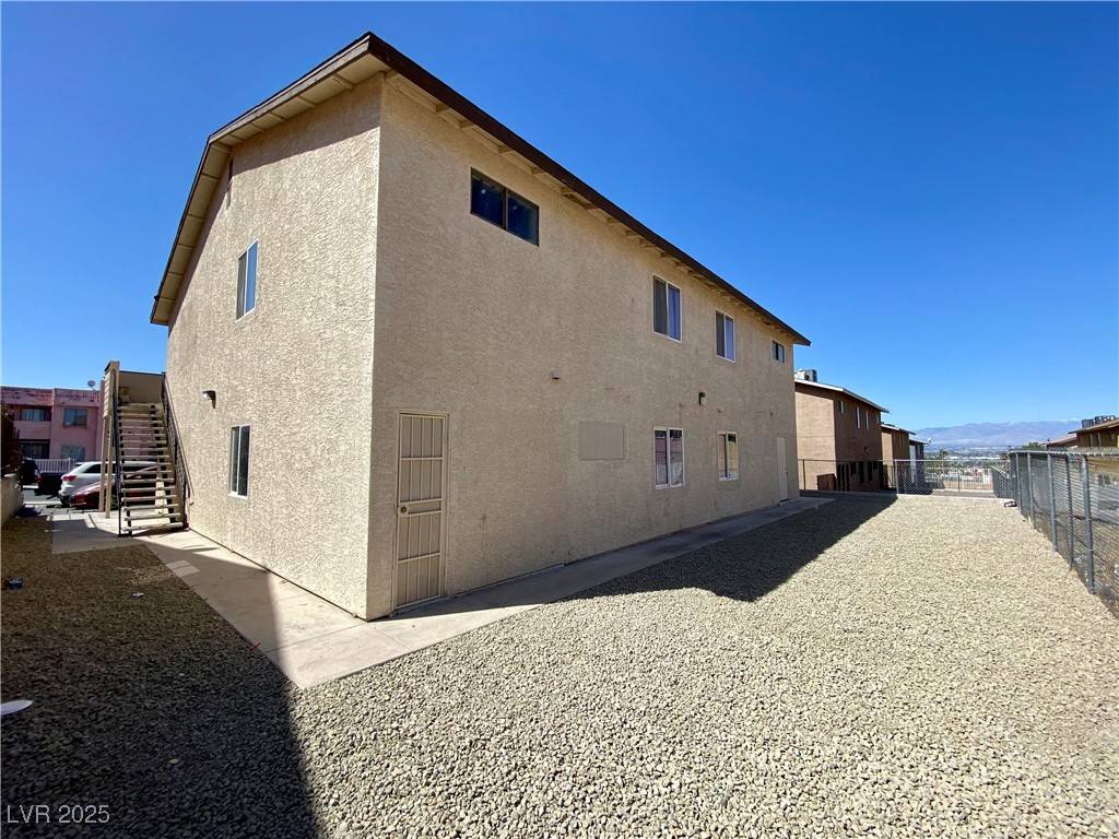 Las Vegas, NV 89156,6968 Hopkins DR