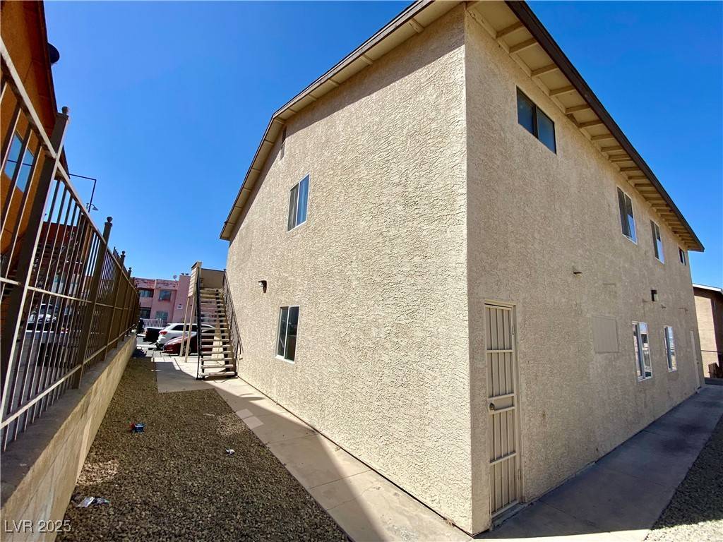 Las Vegas, NV 89156,6968 Hopkins DR