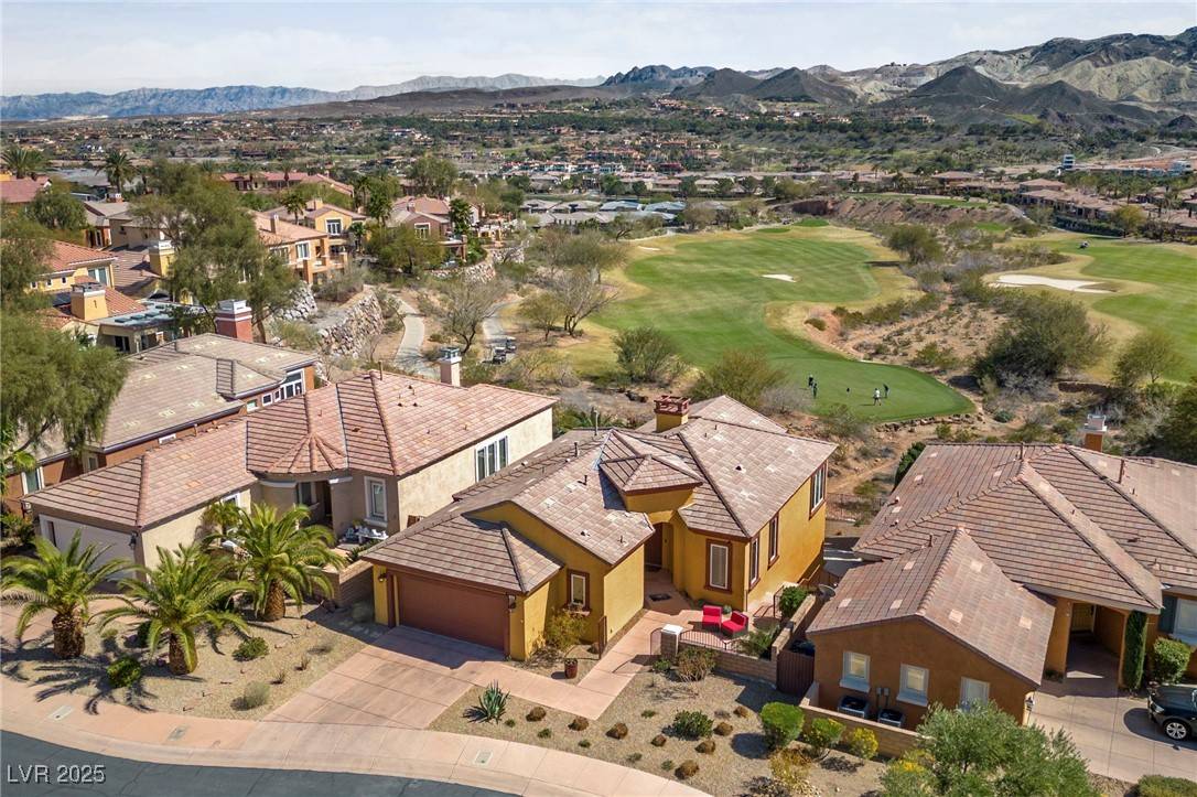 Henderson, NV 89011,16 Cerchio Basso
