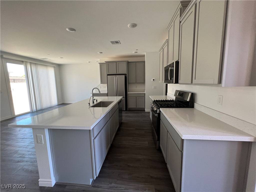 Las Vegas, NV 89166,8903 Roadrunner Ravine ST