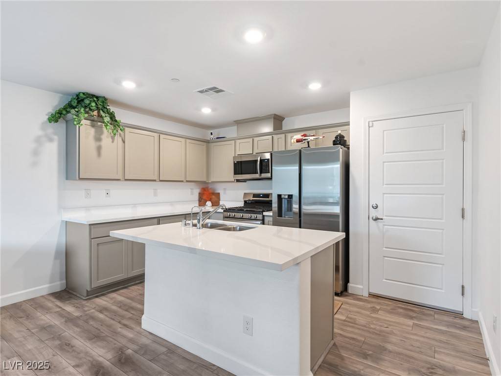 Las Vegas, NV 89106,3585 Arcadian Sea ST