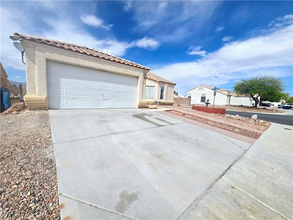 North Las Vegas, NV 89032,1532 Bluestar DR