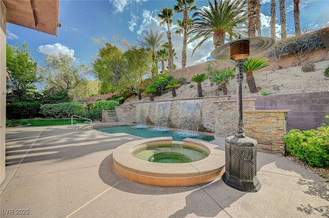 Las Vegas, NV 89134,9713 Highridge DR
