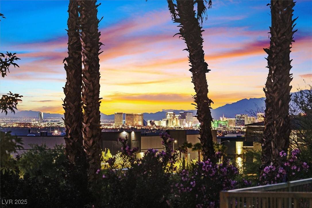 Henderson, NV 89052,1221 Diamond Valley ST