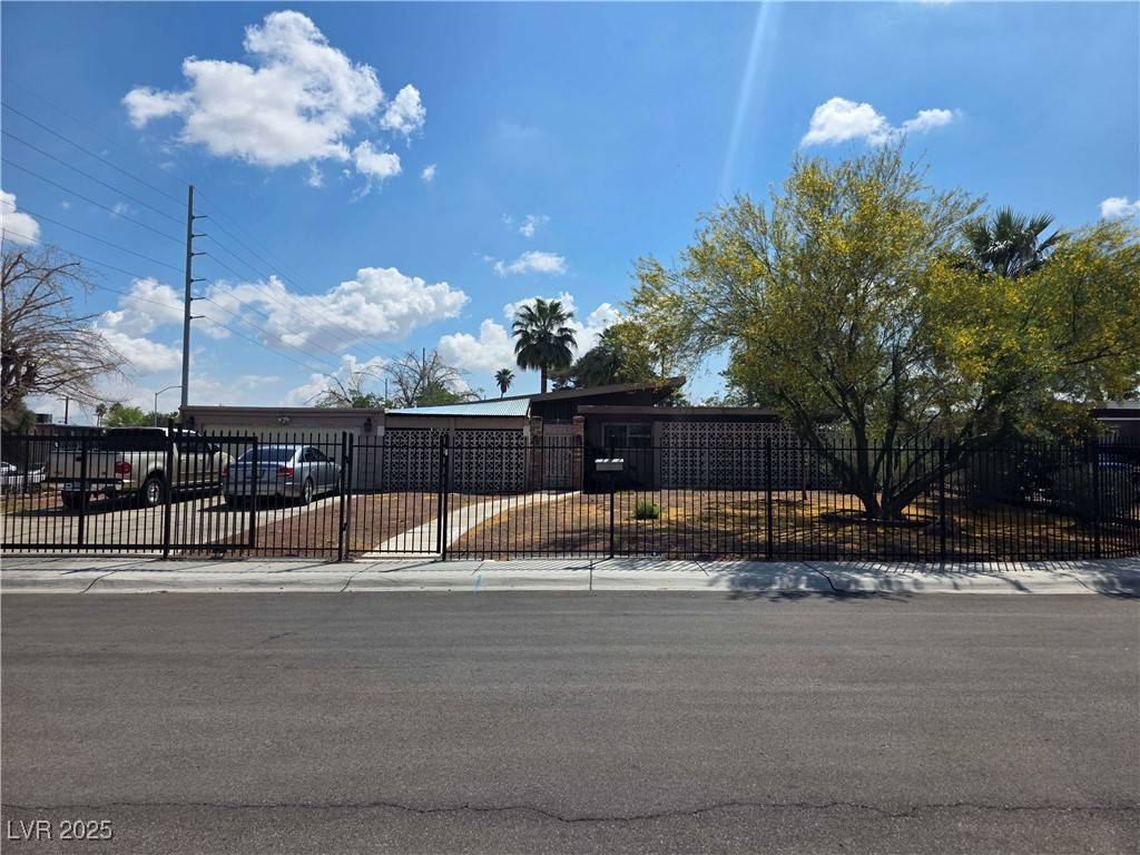 Las Vegas, NV 89169,3314 Arapaho